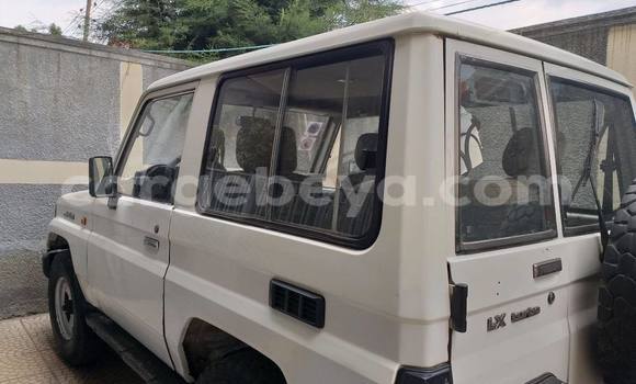 Buy Used Toyota Land Cruiser White Car in Addis–Ababa in Ethiopia Buy Used Toyota Land Cruiser White Car in Addis–Ababa in Ethiopia