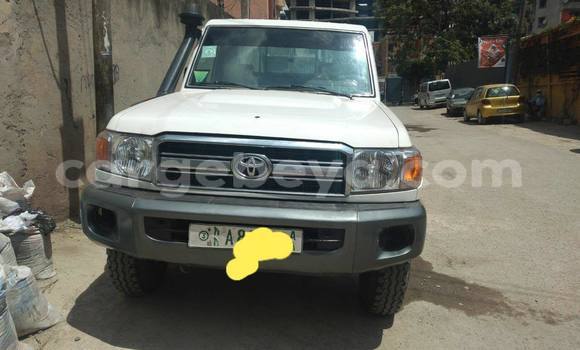 Buy Used Toyota Land Cruiser White Car in Addis–Ababa in Ethiopia Buy Used Toyota Land Cruiser White Car in Addis–Ababa in Ethiopia