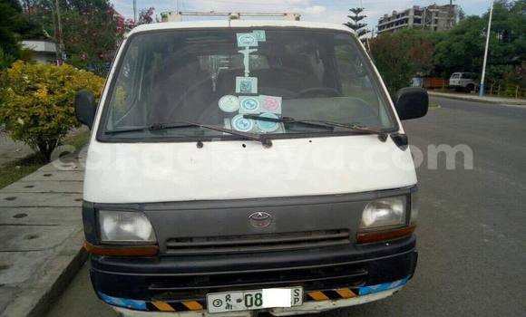 Buy Used Toyota Hiace White Car in Addis–Ababa in Ethiopia Buy Used Toyota Hiace White Car in Addis–Ababa in Ethiopia