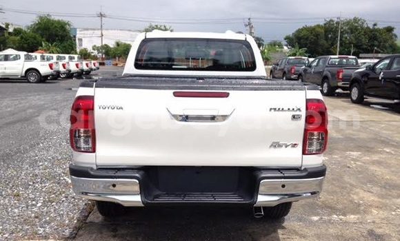 Acheter Occasion Voiture Toyota Hilux Blanc à Abiy Adi, Tigray Acheter Occasion Voiture Toyota Hilux Blanc à Abiy Adi, Tigray