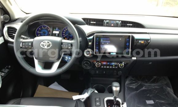 Acheter Occasion Voiture Toyota Hilux Blanc à Abiy Adi, Tigray Acheter Occasion Voiture Toyota Hilux Blanc à Abiy Adi, Tigray