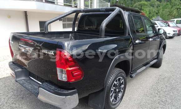 Acheter Occasion Voiture Toyota Hilux Noir à Abomsa, Oromia Acheter Occasion Voiture Toyota Hilux Noir à Abomsa, Oromia