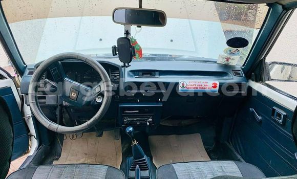 Acheter Occasion Voiture Toyota Corolla Blanc à Addis Ababa, Ethiopie Acheter Occasion Voiture Toyota Corolla Blanc à Addis Ababa, Ethiopie