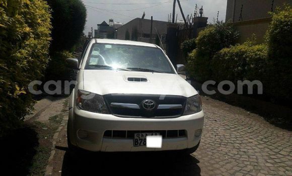 Acheter Occasion Voiture Toyota Pickup Blanc à Addis Ababa, Ethiopie Acheter Occasion Voiture Toyota Pickup Blanc à Addis Ababa, Ethiopie