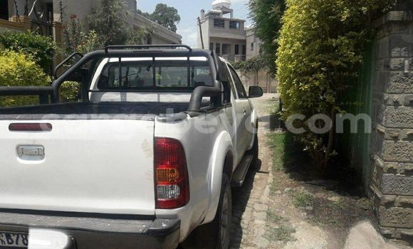 Acheter Occasion Voiture Toyota Pickup Blanc à Addis Ababa, Ethiopie Acheter Occasion Voiture Toyota Pickup Blanc à Addis Ababa, Ethiopie