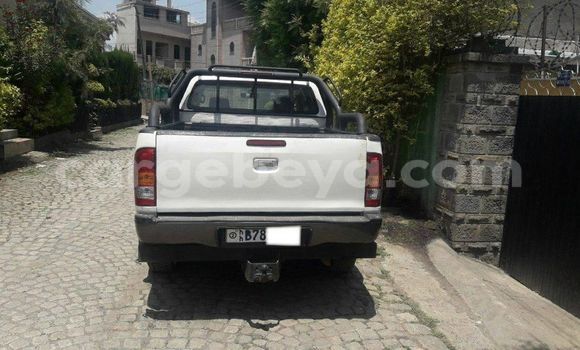 Acheter Occasion Voiture Toyota Pickup Blanc à Addis Ababa, Ethiopie Acheter Occasion Voiture Toyota Pickup Blanc à Addis Ababa, Ethiopie