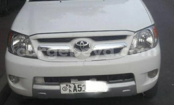 Acheter Occasion Voiture Toyota Hilux Blanc à Addis Ababa, Ethiopie Acheter Occasion Voiture Toyota Hilux Blanc à Addis Ababa, Ethiopie