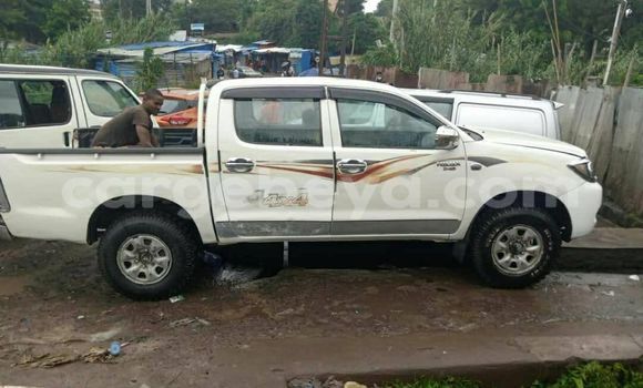 Acheter Occasion Voiture Toyota Hilux Blanc à Addis Ababa, Ethiopie Acheter Occasion Voiture Toyota Hilux Blanc à Addis Ababa, Ethiopie
