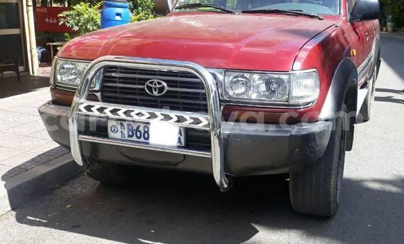 Acheter Occasion Voiture Toyota Land Cruiser Rouge à Addis Ababa, Ethiopie Acheter Occasion Voiture Toyota Land Cruiser Rouge à Addis Ababa, Ethiopie