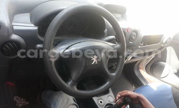 ይግዙ ያገለገለ Peugeot Partner ነጭ መኪና በ አዲስ አበባ በ ኢትዮጵያ ይግዙ ያገለገለ Peugeot Partner ነጭ መኪና በ አዲስ አበባ በ ኢትዮጵያ