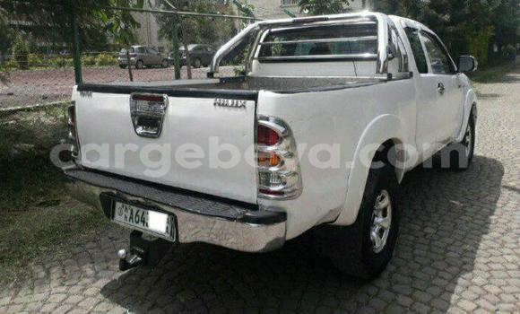 Buy Used Toyota Hilux White Car in Addis–Ababa in Ethiopia Buy Used Toyota Hilux White Car in Addis–Ababa in Ethiopia