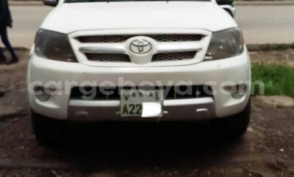 Acheter Occasion Voiture Toyota Hilux Blanc à Addis Ababa, Ethiopie Acheter Occasion Voiture Toyota Hilux Blanc à Addis Ababa, Ethiopie