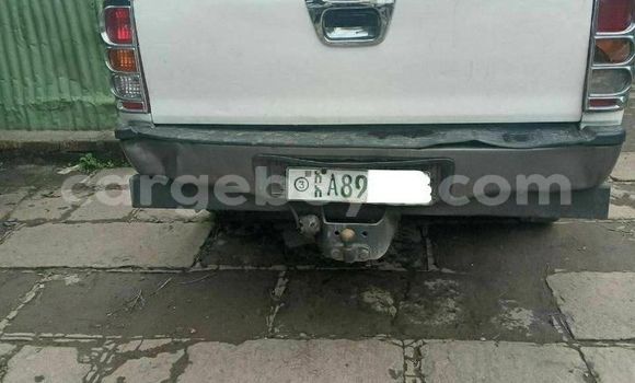 Acheter Occasion Voiture Toyota Hilux Blanc à Addis Ababa, Ethiopie Acheter Occasion Voiture Toyota Hilux Blanc à Addis Ababa, Ethiopie