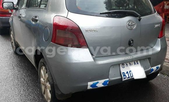 Acheter Occasion Voiture Toyota Yaris Gris à Addis Ababa, Ethiopie Acheter Occasion Voiture Toyota Yaris Gris à Addis Ababa, Ethiopie
