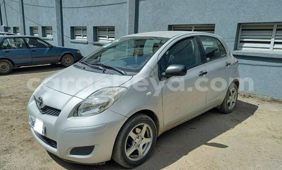 Acheter Occasion Voiture Toyota Yaris Gris à Addis Ababa, Ethiopie Acheter Occasion Voiture Toyota Yaris Gris à Addis Ababa, Ethiopie
