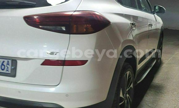 Buy Used Hyundai Tucson White Car in Addis–Ababa in Ethiopia Buy Used Hyundai Tucson White Car in Addis–Ababa in Ethiopia