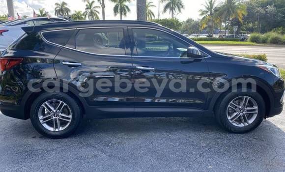 Acheter Import Voiture Hyundai Santa Fe Noir à Addis Ababa, Ethiopie Acheter Import Voiture Hyundai Santa Fe Noir à Addis Ababa, Ethiopie