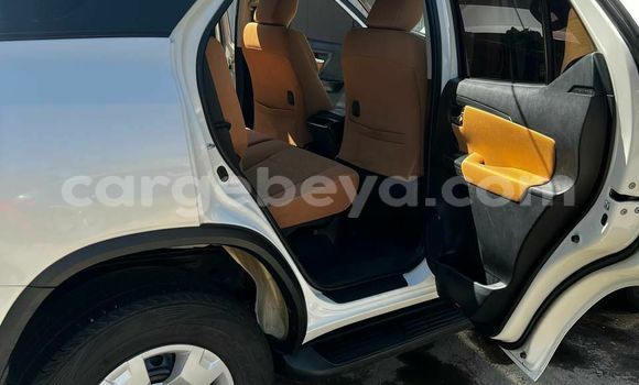ይግዙ ያገለገለ Toyota Fortuner ነጭ መኪና በ አዲስ አበባ በ ኢትዮጵያ ይግዙ ያገለገለ Toyota Fortuner ነጭ መኪና በ አዲስ አበባ በ ኢትዮጵያ