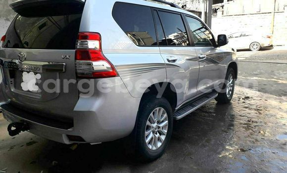 ይግዙ ያገለገለ Toyota Land Cruiser Prado ብር መኪና በ አዲስ አበባ በ ኢትዮጵያ ይግዙ ያገለገለ Toyota Land Cruiser Prado ብር መኪና በ አዲስ አበባ በ ኢትዮጵያ