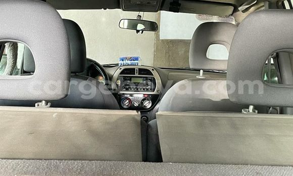 ይግዙ ያገለገለ Toyota RAV4 ብር መኪና በ አዲስ አበባ በ ኢትዮጵያ ይግዙ ያገለገለ Toyota RAV4 ብር መኪና በ አዲስ አበባ በ ኢትዮጵያ