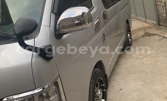 ይግዙ ያገለገለ Toyota Hiace ብር መኪና በ አዲስ አበባ በ ኢትዮጵያ ይግዙ ያገለገለ Toyota Hiace ብር መኪና በ አዲስ አበባ በ ኢትዮጵያ