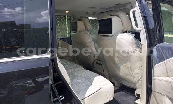 Haaraa Nissan AD Black Makiinaa iti Addis–Ababa keessatti Ethiopia keessatti Haaraa Nissan AD Black Makiinaa iti Addis–Ababa keessatti Ethiopia keessatti