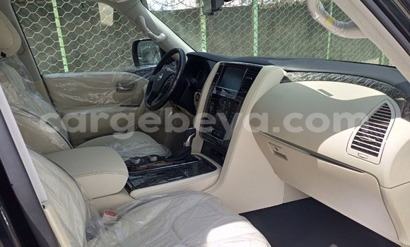 Haaraa Nissan AD Black Makiinaa iti Addis–Ababa keessatti Ethiopia keessatti Haaraa Nissan AD Black Makiinaa iti Addis–Ababa keessatti Ethiopia keessatti