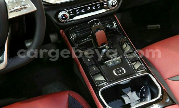 Haaraa FAW Besturn B50 White Makiinaa iti Addis–Ababa keessatti Ethiopia keessatti Haaraa FAW Besturn B50 White Makiinaa iti Addis–Ababa keessatti Ethiopia keessatti