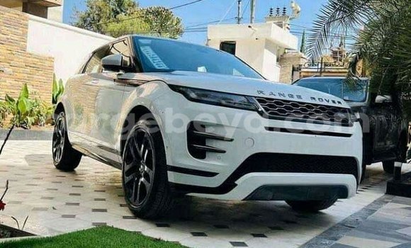 Haaraa Land Rover Range Rover Evoque White Makiinaa iti Addis–Ababa keessatti Ethiopia keessatti Haaraa Land Rover Range Rover Evoque White Makiinaa iti Addis–Ababa keessatti Ethiopia keessatti