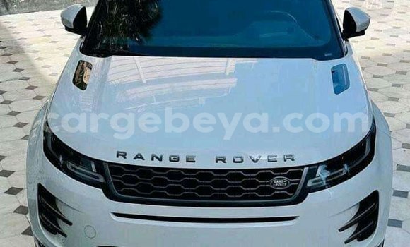 Haaraa Land Rover Range Rover Evoque White Makiinaa iti Addis–Ababa keessatti Ethiopia keessatti Haaraa Land Rover Range Rover Evoque White Makiinaa iti Addis–Ababa keessatti Ethiopia keessatti