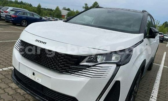 Haaraa Peugeot 5008 White Makiinaa iti Addis–Ababa keessatti Ethiopia keessatti Haaraa Peugeot 5008 White Makiinaa iti Addis–Ababa keessatti Ethiopia keessatti