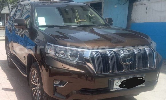 Haaraa Toyota Land Cruiser Prado Brown Makiinaa iti Addis–Ababa keessatti Ethiopia keessatti Haaraa Toyota Land Cruiser Prado Brown Makiinaa iti Addis–Ababa keessatti Ethiopia keessatti