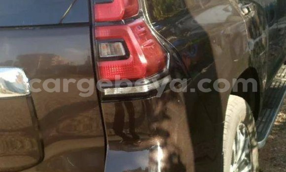 Oofamaa Toyota Land Cruiser Prado Other Makiinaa iti Addis–Ababa keessatti Ethiopia keessatti Oofamaa Toyota Land Cruiser Prado Other Makiinaa iti Addis–Ababa keessatti Ethiopia keessatti