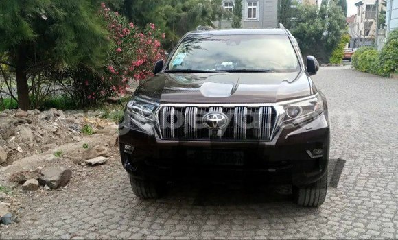 Oofamaa Toyota Land Cruiser Prado Other Makiinaa iti Addis–Ababa keessatti Ethiopia keessatti Oofamaa Toyota Land Cruiser Prado Other Makiinaa iti Addis–Ababa keessatti Ethiopia keessatti