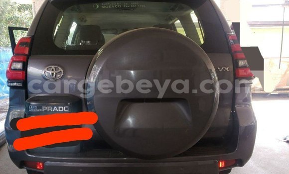 Oofamaa Toyota Land Cruiser Prado Other Makiinaa iti Addis–Ababa keessatti Ethiopia keessatti Oofamaa Toyota Land Cruiser Prado Other Makiinaa iti Addis–Ababa keessatti Ethiopia keessatti