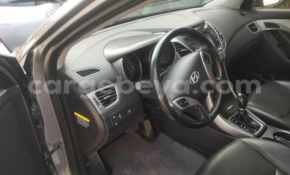 Oofamaa Hyundai Avante Other Makiinaa iti Addis–Ababa keessatti Ethiopia keessatti Oofamaa Hyundai Avante Other Makiinaa iti Addis–Ababa keessatti Ethiopia keessatti