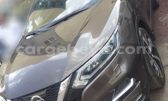 Oofamaa Nissan Qashqai Brown Makiinaa iti Addis–Ababa keessatti Ethiopia keessatti Oofamaa Nissan Qashqai Brown Makiinaa iti Addis–Ababa keessatti Ethiopia keessatti