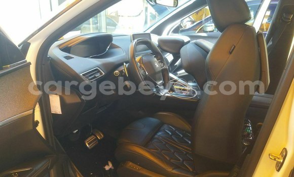 Oofamaa Peugeot 508 White Makiinaa iti Addis–Ababa keessatti Ethiopia keessatti Oofamaa Peugeot 508 White Makiinaa iti Addis–Ababa keessatti Ethiopia keessatti
