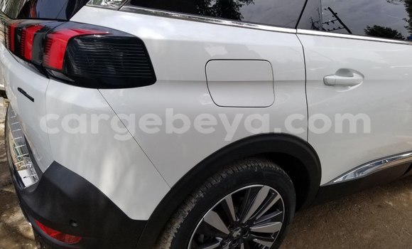 Oofamaa Peugeot 508 White Makiinaa iti Addis–Ababa keessatti Ethiopia keessatti Oofamaa Peugeot 508 White Makiinaa iti Addis–Ababa keessatti Ethiopia keessatti
