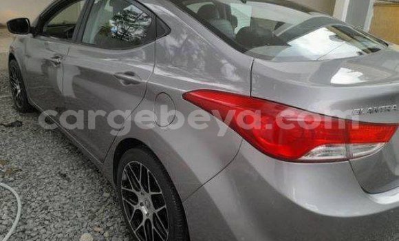 Oofamaa Hyundai Elantra Other Makiinaa iti Addis–Ababa keessatti Ethiopia keessatti Oofamaa Hyundai Elantra Other Makiinaa iti Addis–Ababa keessatti Ethiopia keessatti