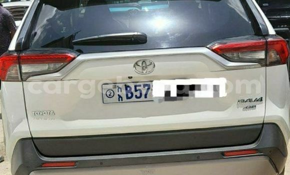 Buy Used Toyota RAV4 White Car in Addis–Ababa in Ethiopia Buy Used Toyota RAV4 White Car in Addis–Ababa in Ethiopia