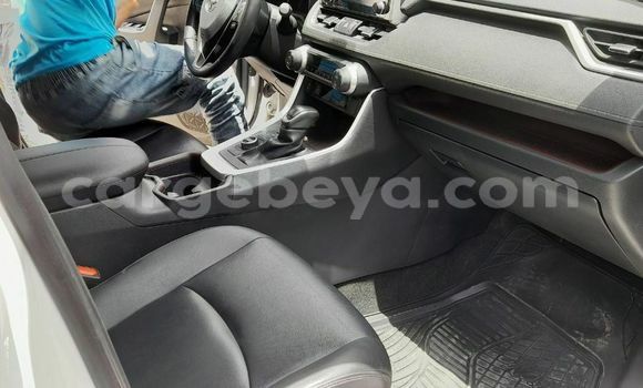 Buy Used Toyota RAV4 White Car in Addis–Ababa in Ethiopia Buy Used Toyota RAV4 White Car in Addis–Ababa in Ethiopia