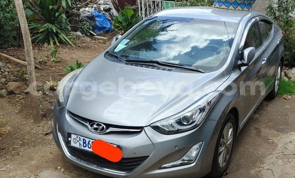 Oofamaa Hyundai Avante Other Makiinaa iti Addis–Ababa keessatti Ethiopia keessatti Oofamaa Hyundai Avante Other Makiinaa iti Addis–Ababa keessatti Ethiopia keessatti