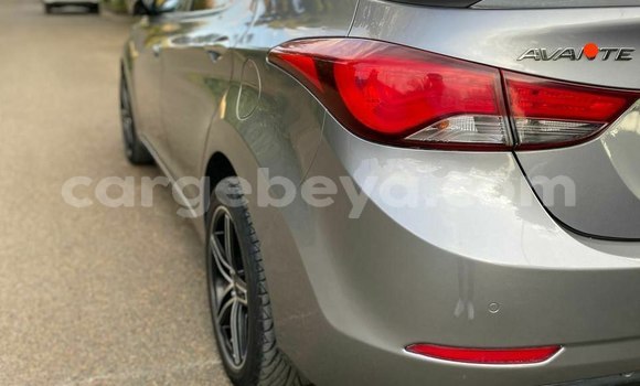 Oofamaa Hyundai Avante Other Makiinaa iti Addis–Ababa keessatti Ethiopia keessatti Oofamaa Hyundai Avante Other Makiinaa iti Addis–Ababa keessatti Ethiopia keessatti