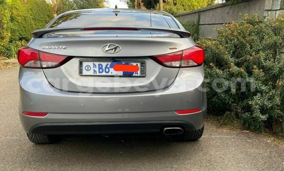 Oofamaa Hyundai Avante Other Makiinaa iti Addis–Ababa keessatti Ethiopia keessatti Oofamaa Hyundai Avante Other Makiinaa iti Addis–Ababa keessatti Ethiopia keessatti