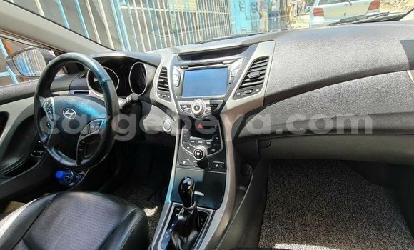 Oofamaa Hyundai Avante Other Makiinaa iti Addis–Ababa keessatti Ethiopia keessatti Oofamaa Hyundai Avante Other Makiinaa iti Addis–Ababa keessatti Ethiopia keessatti