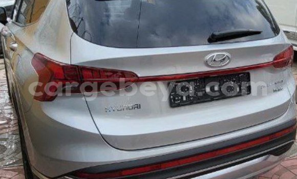 Buy New Hyundai Santa Fe White Car in Addis–Ababa in Ethiopia Buy New Hyundai Santa Fe White Car in Addis–Ababa in Ethiopia