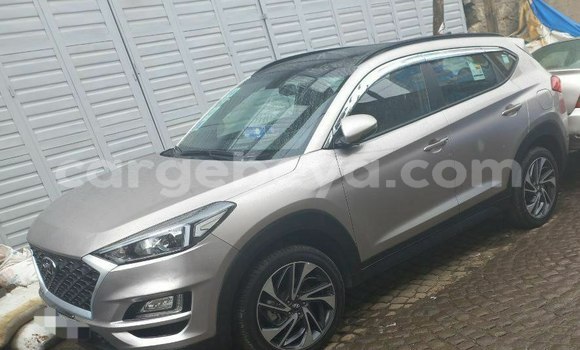 Oofamaa Hyundai Tucson Other Makiinaa iti Addis–Ababa keessatti Ethiopia keessatti Oofamaa Hyundai Tucson Other Makiinaa iti Addis–Ababa keessatti Ethiopia keessatti