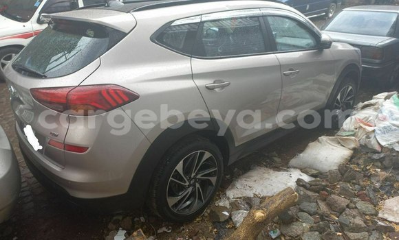Oofamaa Hyundai Tucson Other Makiinaa iti Addis–Ababa keessatti Ethiopia keessatti Oofamaa Hyundai Tucson Other Makiinaa iti Addis–Ababa keessatti Ethiopia keessatti