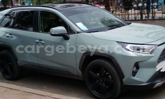 Oofamaa Toyota RAV4 Other Makiinaa iti Addis–Ababa keessatti Ethiopia keessatti Oofamaa Toyota RAV4 Other Makiinaa iti Addis–Ababa keessatti Ethiopia keessatti